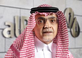 { الشيخ عبدالله صالح كامل.