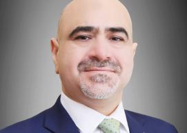 { رئيس جامعة البحرين.