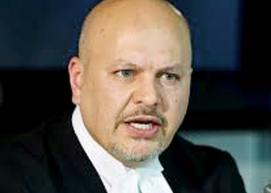 { مدعي عام المحكمة  الجنائية الدولية كريم خان.