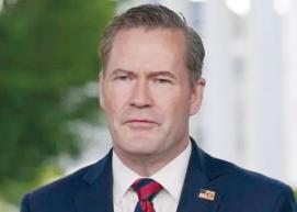  مايك والتز.