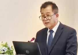  السفير الصيني.