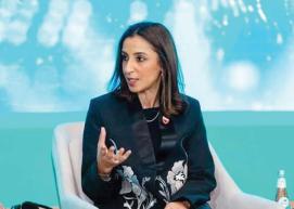  نور بنت علي الخليف.