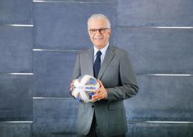  الشيخ سلمان بن إبراهيم آل خليفة.