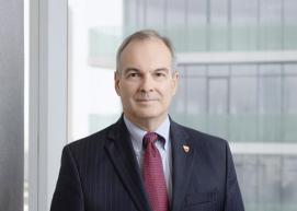 مارك توماس.