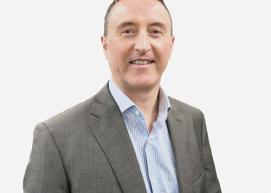 إيان مكالوم.