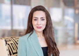 عائشة عباس.