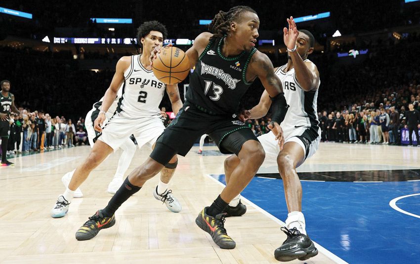 Timberwolves buộc Spurs chia điểm 2-2 tại bán kết miền Tây NBA