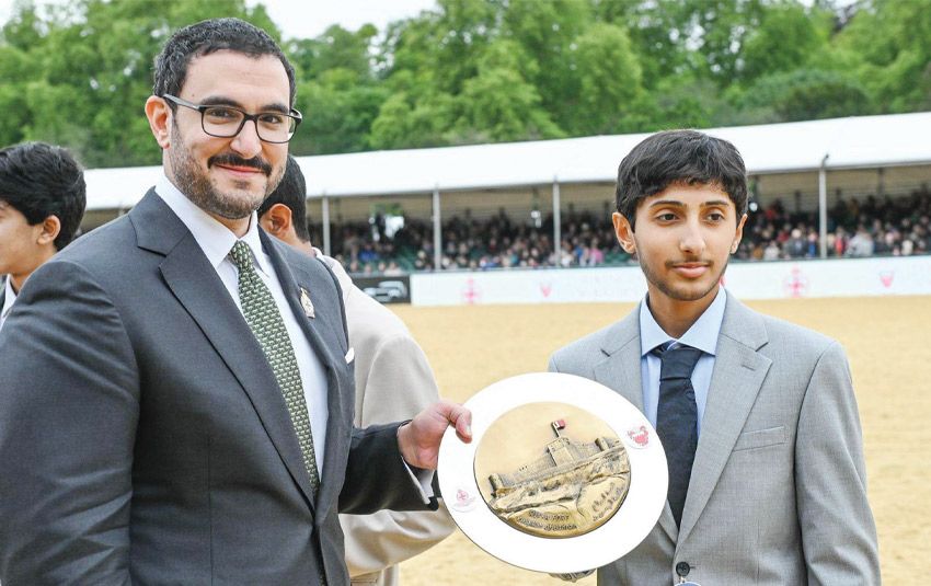 Sheikh Isa bin Salman dự giải nhảy rào Cúp Nhà Vua tại Lễ hội Windsor