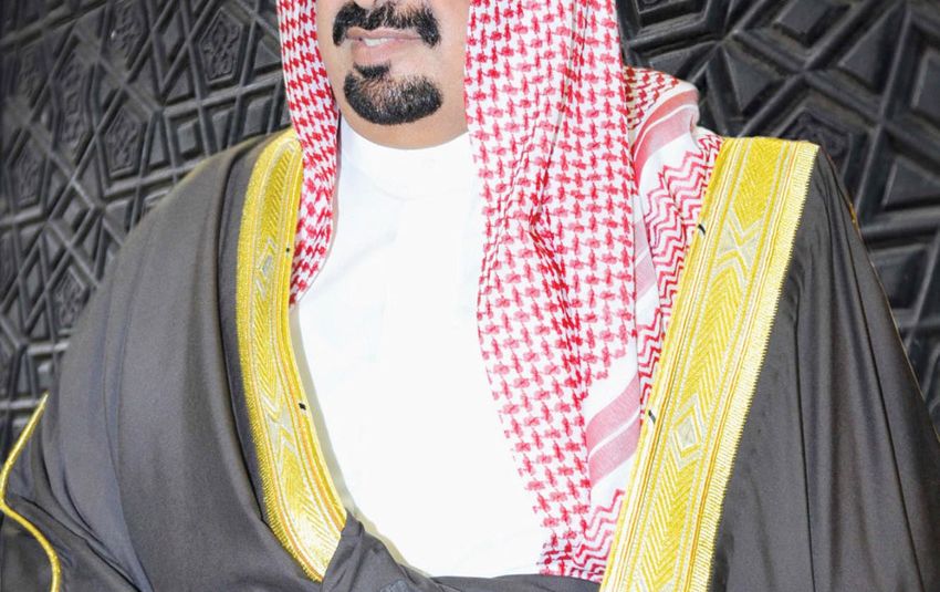 Chủ tịch LĐBĐ Bahrain và Phó chủ tịch chúc mừng Al-Muharraq vô địch