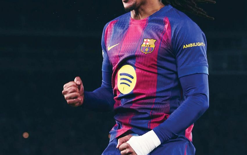 Koundé vắng mặt tại buổi tập của Barcelona