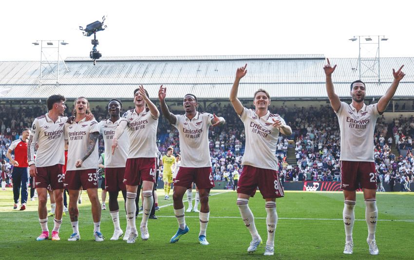 Arsenal đăng quang Premier League, Liverpool tiễn صلاح và Robertson